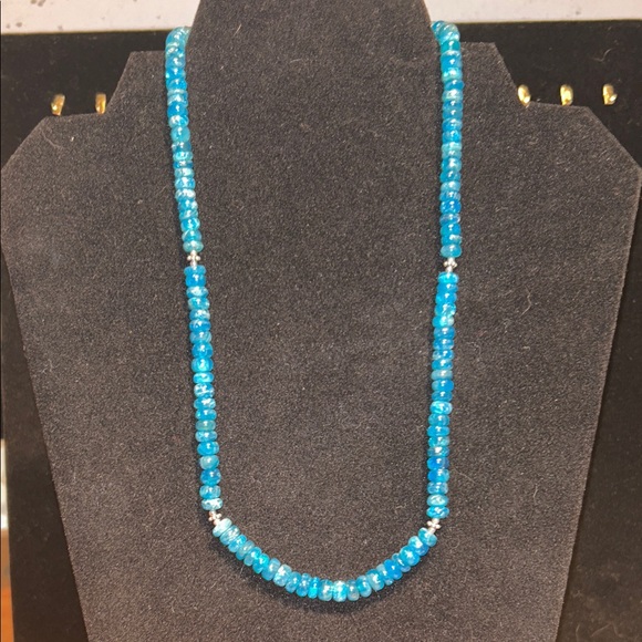 Elegant Blue Beaded Necklace - Picture 7 of 7